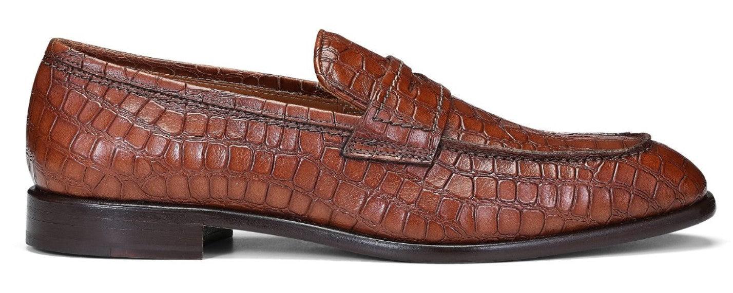 Gorgeous gator printed shoe pairs perfectly with a jean or pant for an updated fashion look and image. Made in Italy. Genuine leather. Leather sole. Classic fit. Sizes 8 to 12, contact us if your size is not available.