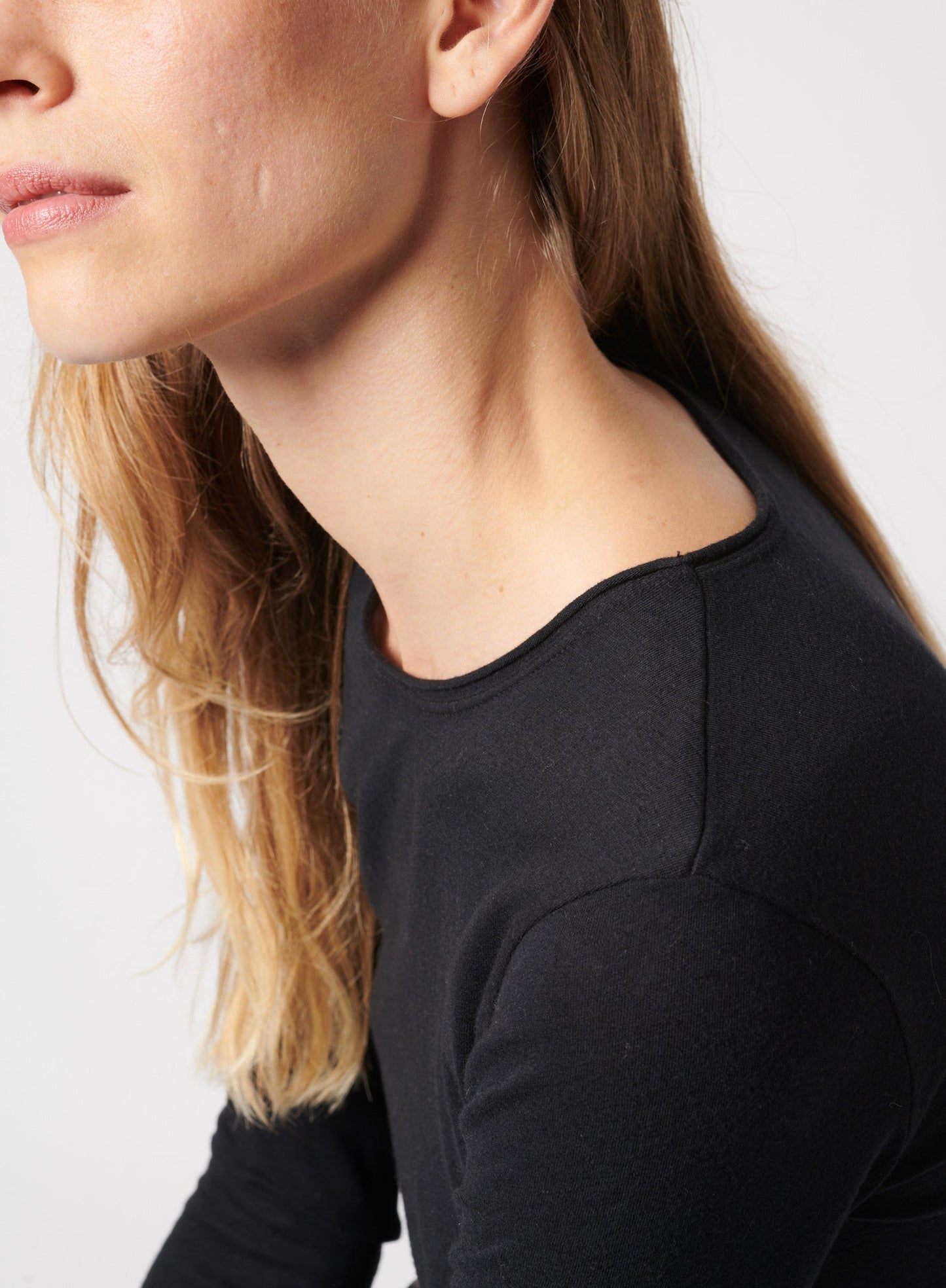 Cotton Cashmere Long Sleeve Rolled Neckline Crewneck - MAJESTIC FILATURES - Banebrook Collections