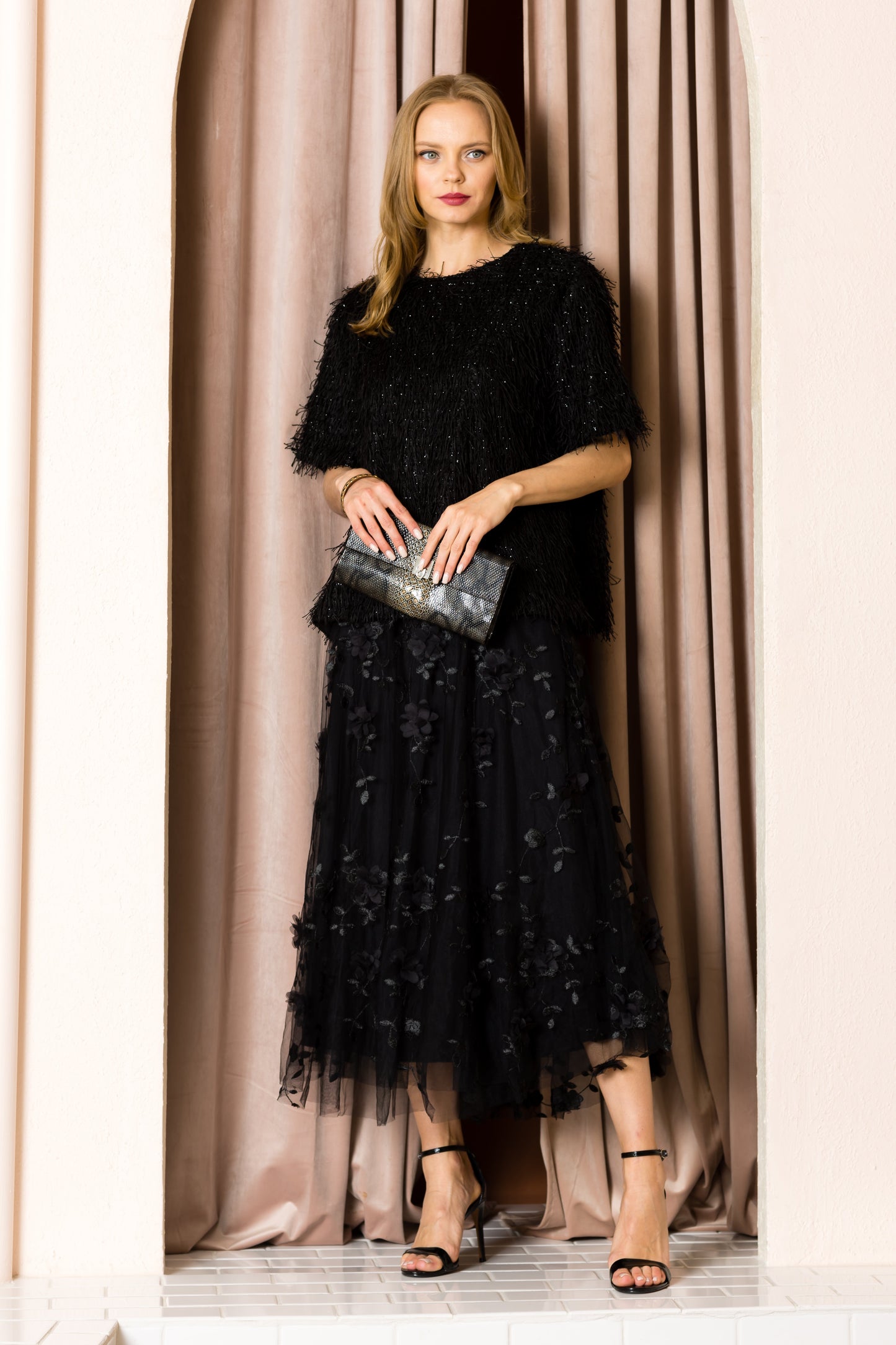 Wenda Lace Embroidered Skirt With Lining